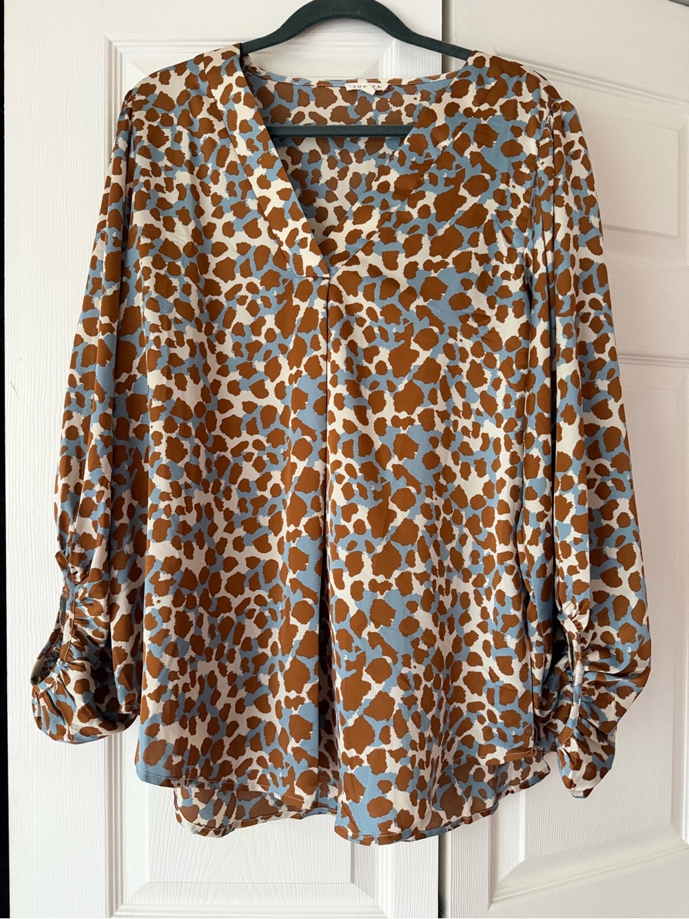 JODIFL Brown and Light Blue Abstract Spot V-Neck Blouse